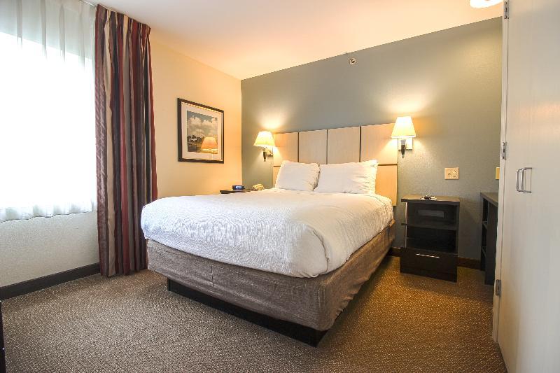 Sonesta Simply Suites St Louis Earth City Bagian luar foto