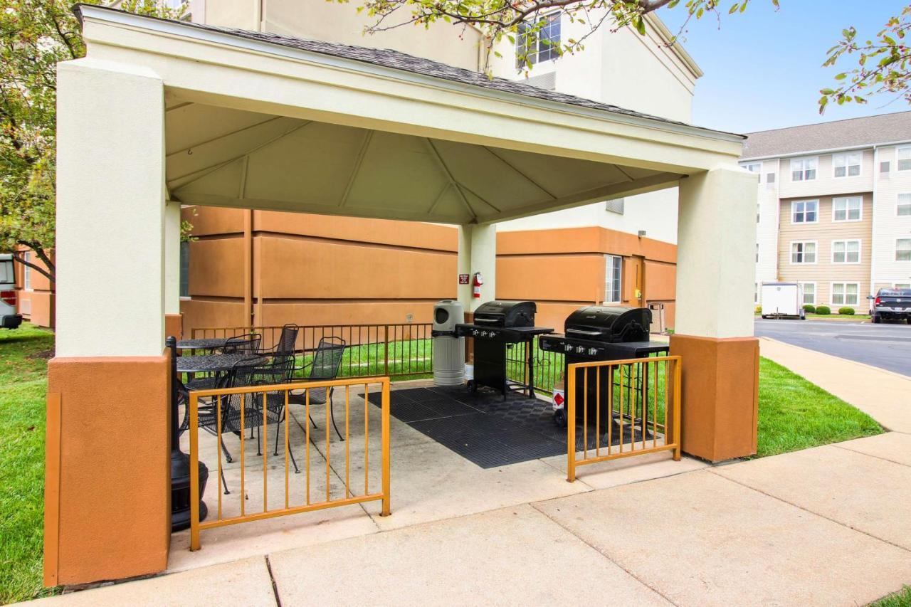 Sonesta Simply Suites St Louis Earth City Bagian luar foto