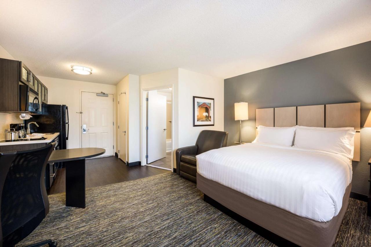 Sonesta Simply Suites St Louis Earth City Bagian luar foto