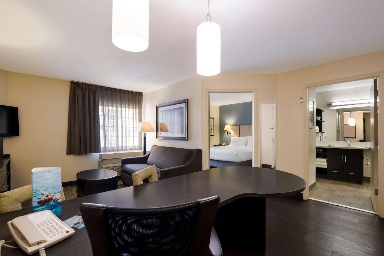 Sonesta Simply Suites St Louis Earth City Bagian luar foto