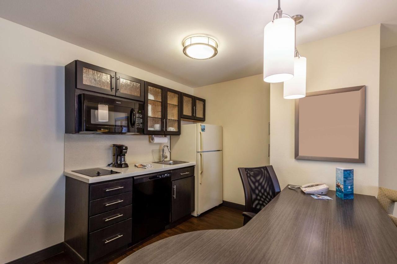 Sonesta Simply Suites St Louis Earth City Bagian luar foto
