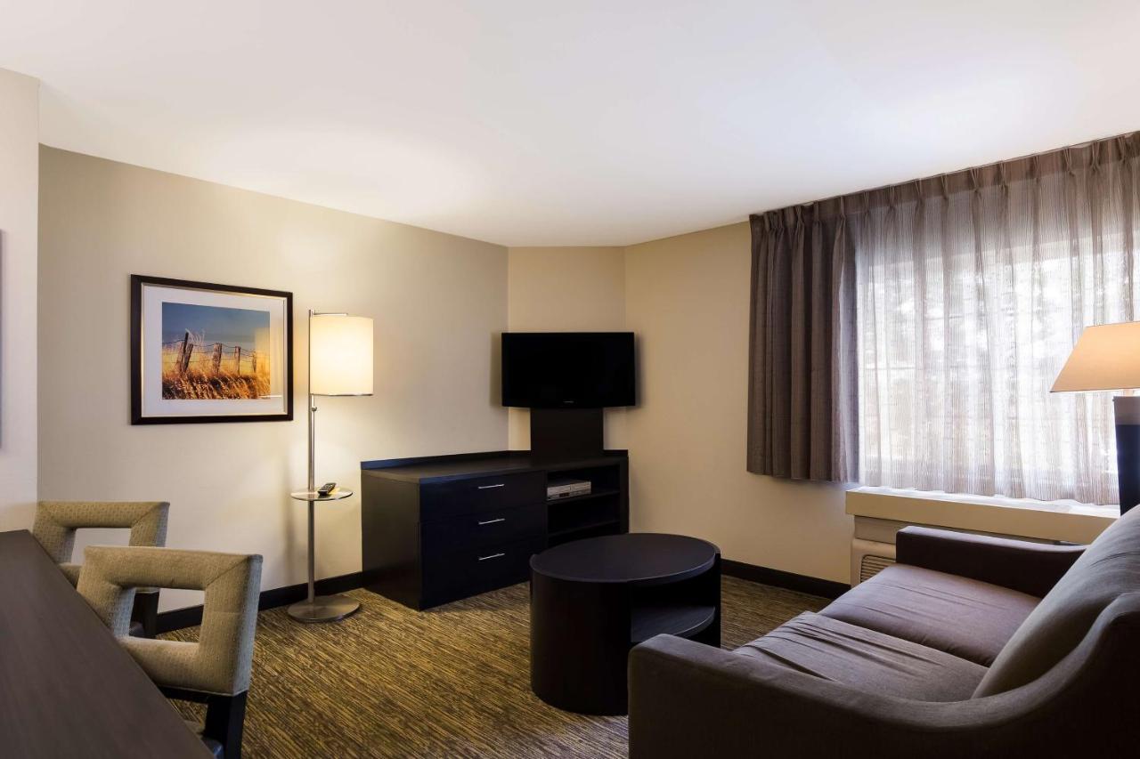 Sonesta Simply Suites St Louis Earth City Bagian luar foto
