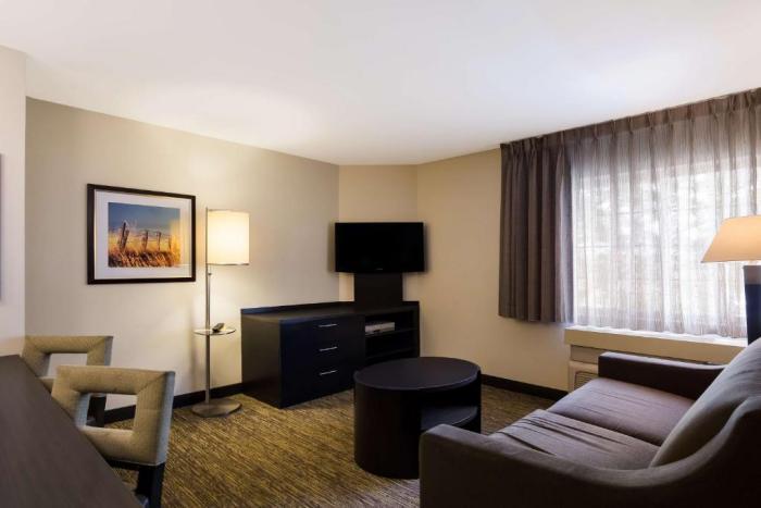 Sonesta Simply Suites St Louis Earth City Ruang foto