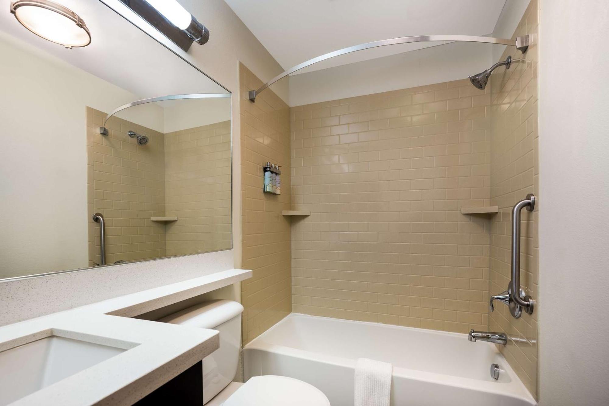 Sonesta Simply Suites St Louis Earth City Bagian luar foto