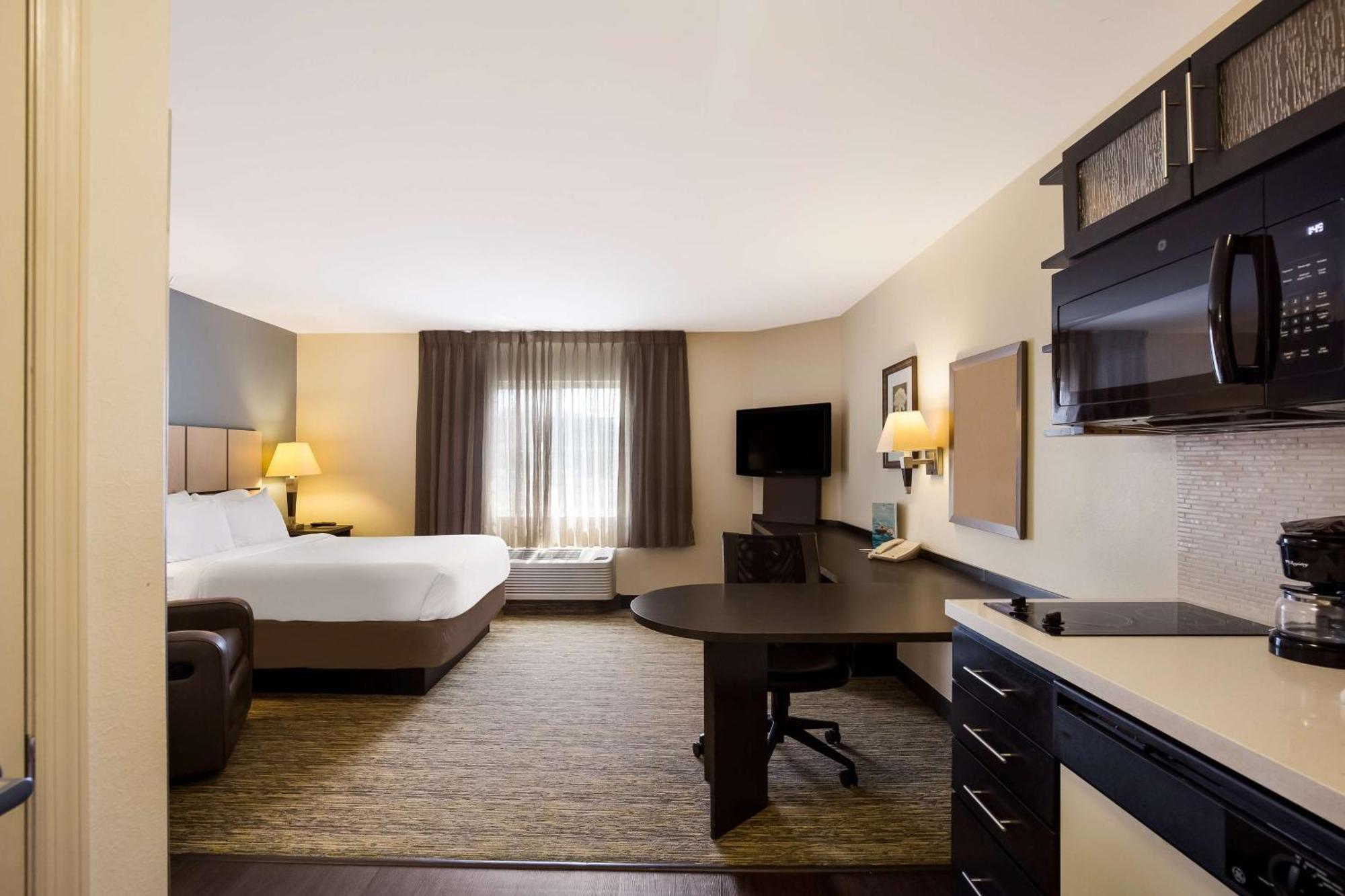 Sonesta Simply Suites St Louis Earth City Bagian luar foto