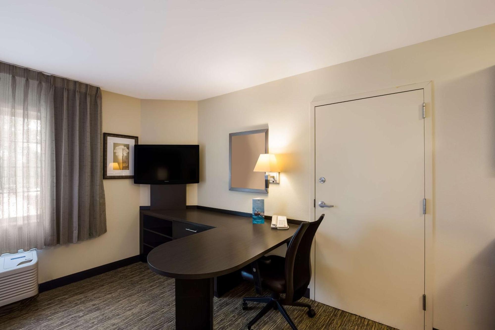 Sonesta Simply Suites St Louis Earth City Bagian luar foto