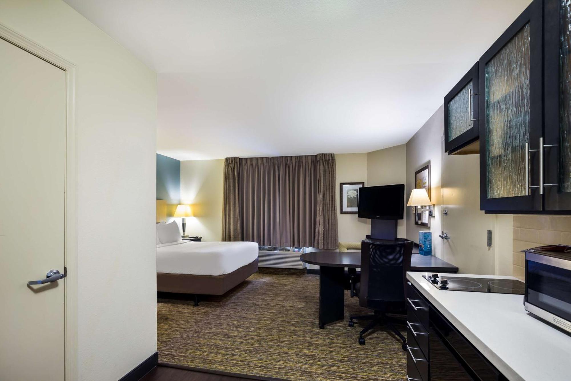 Sonesta Simply Suites St Louis Earth City Bagian luar foto