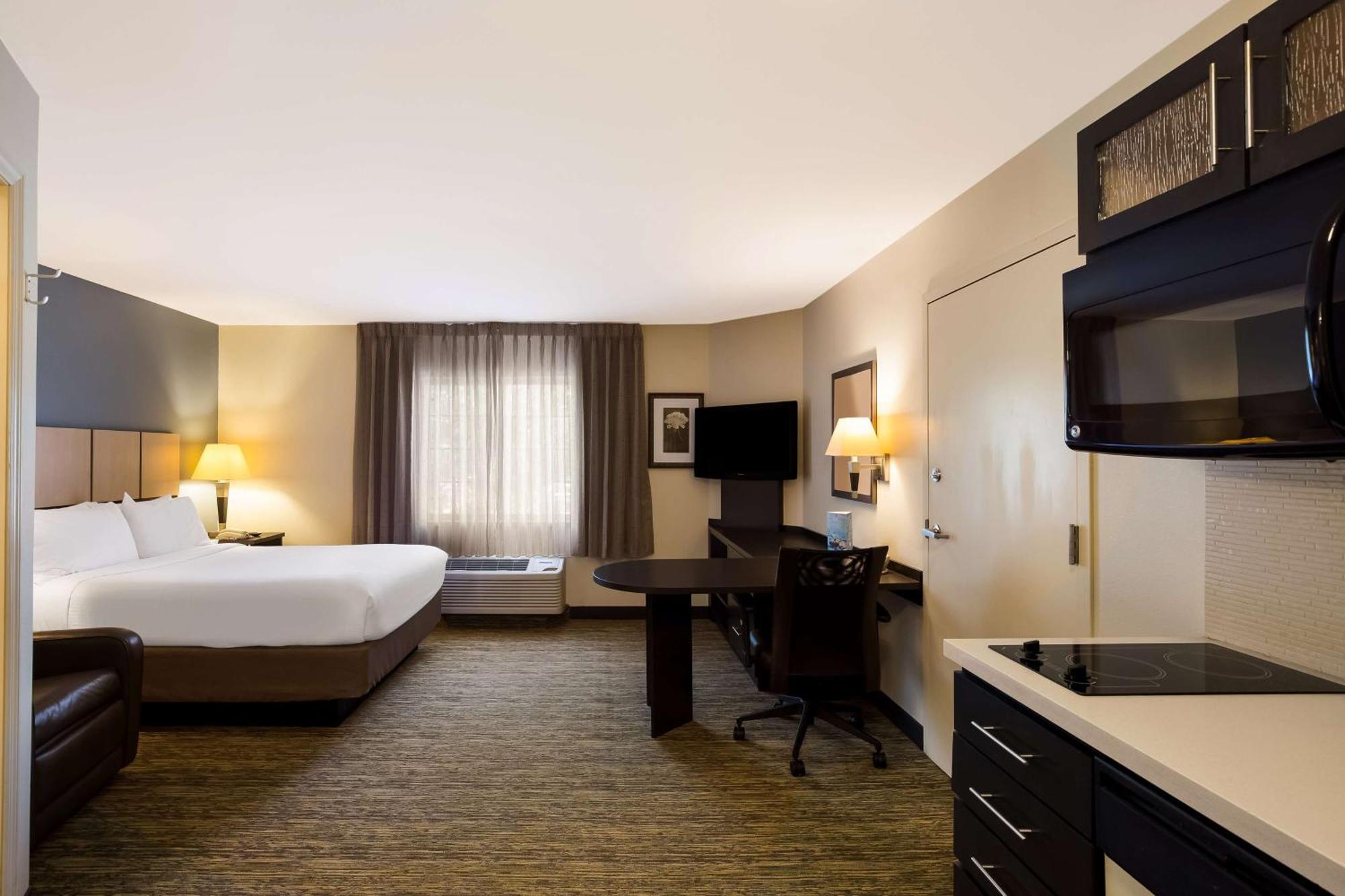 Sonesta Simply Suites St Louis Earth City Bagian luar foto