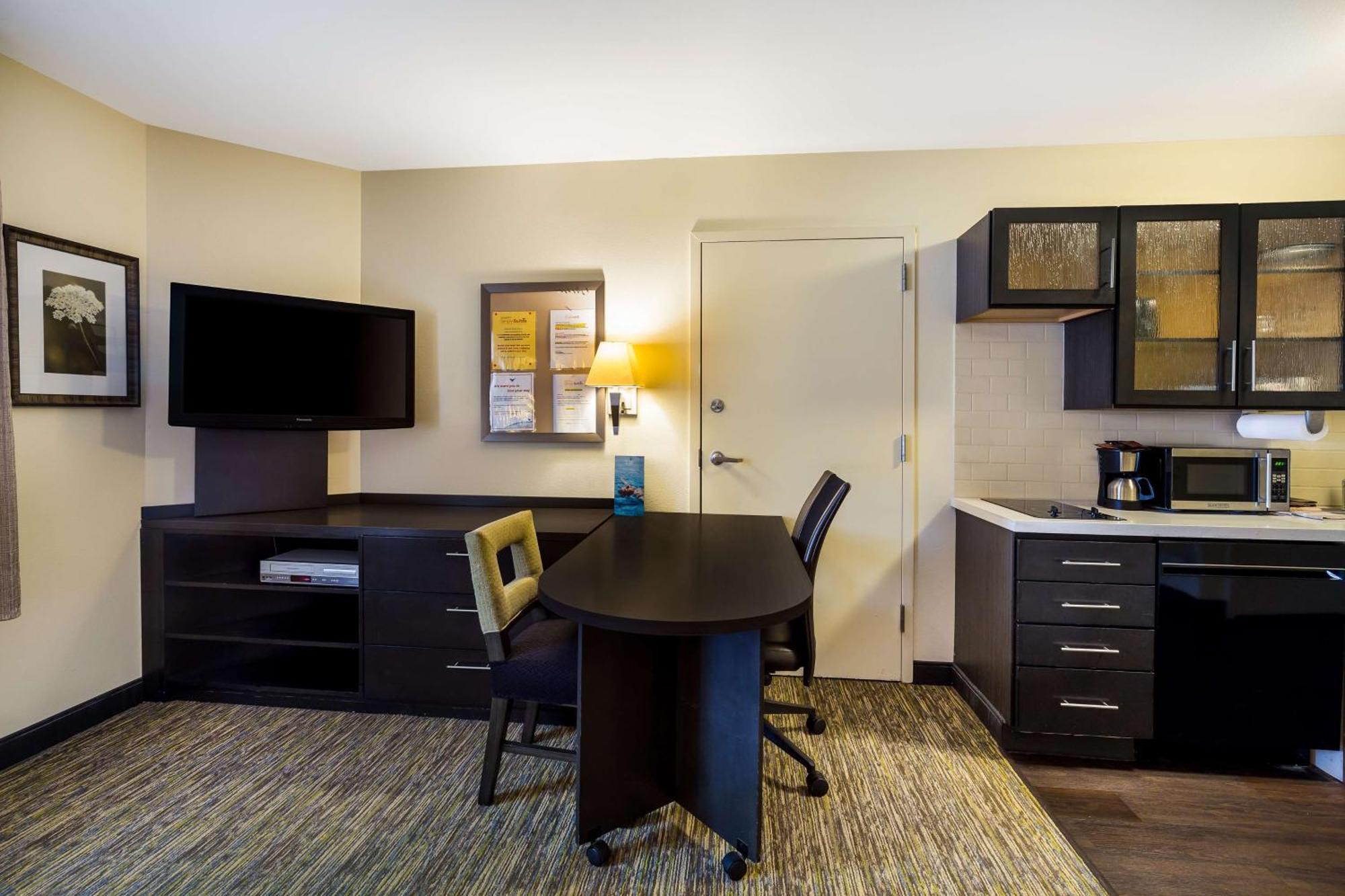 Sonesta Simply Suites St Louis Earth City Bagian luar foto
