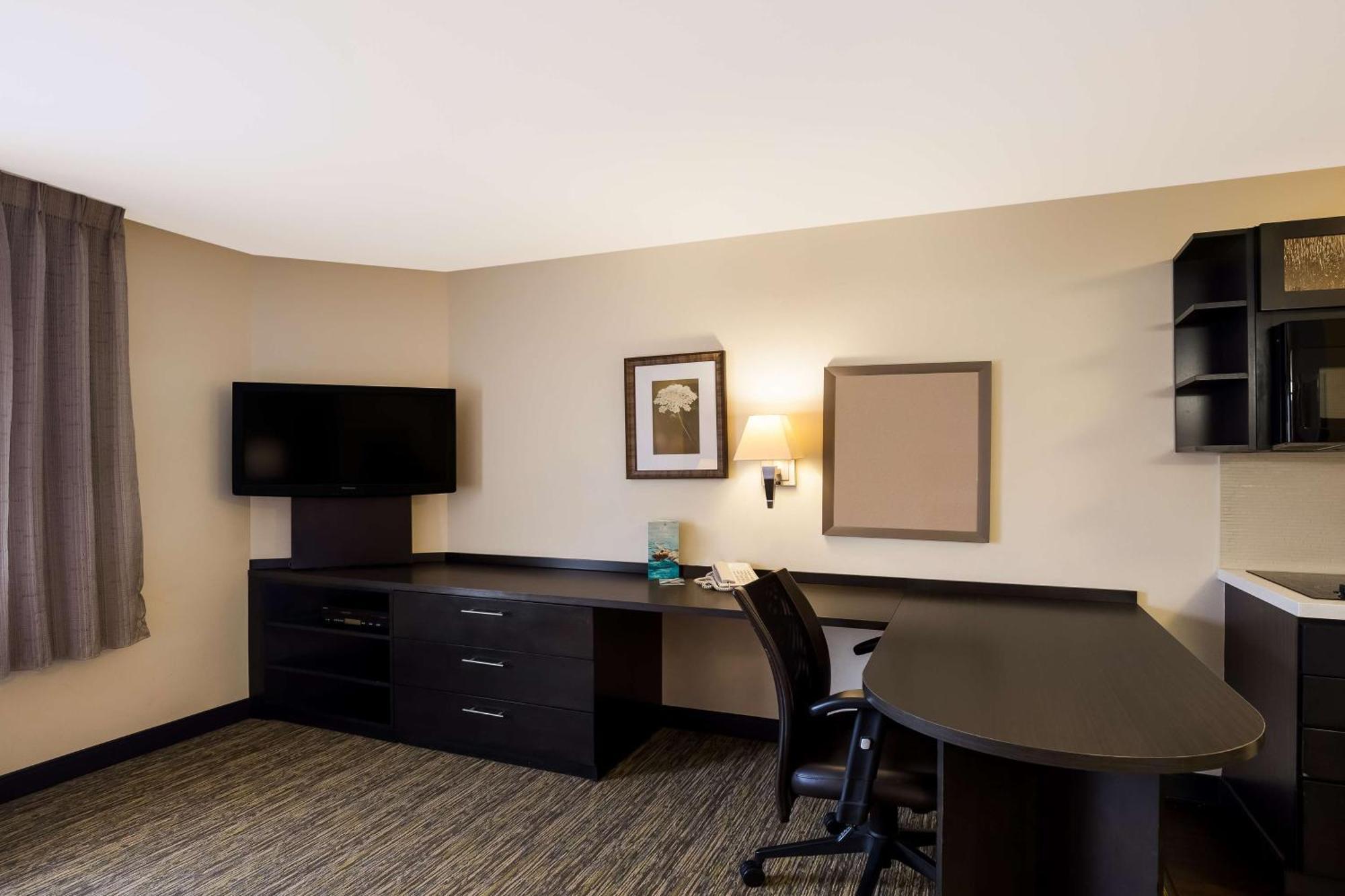 Sonesta Simply Suites St Louis Earth City Bagian luar foto