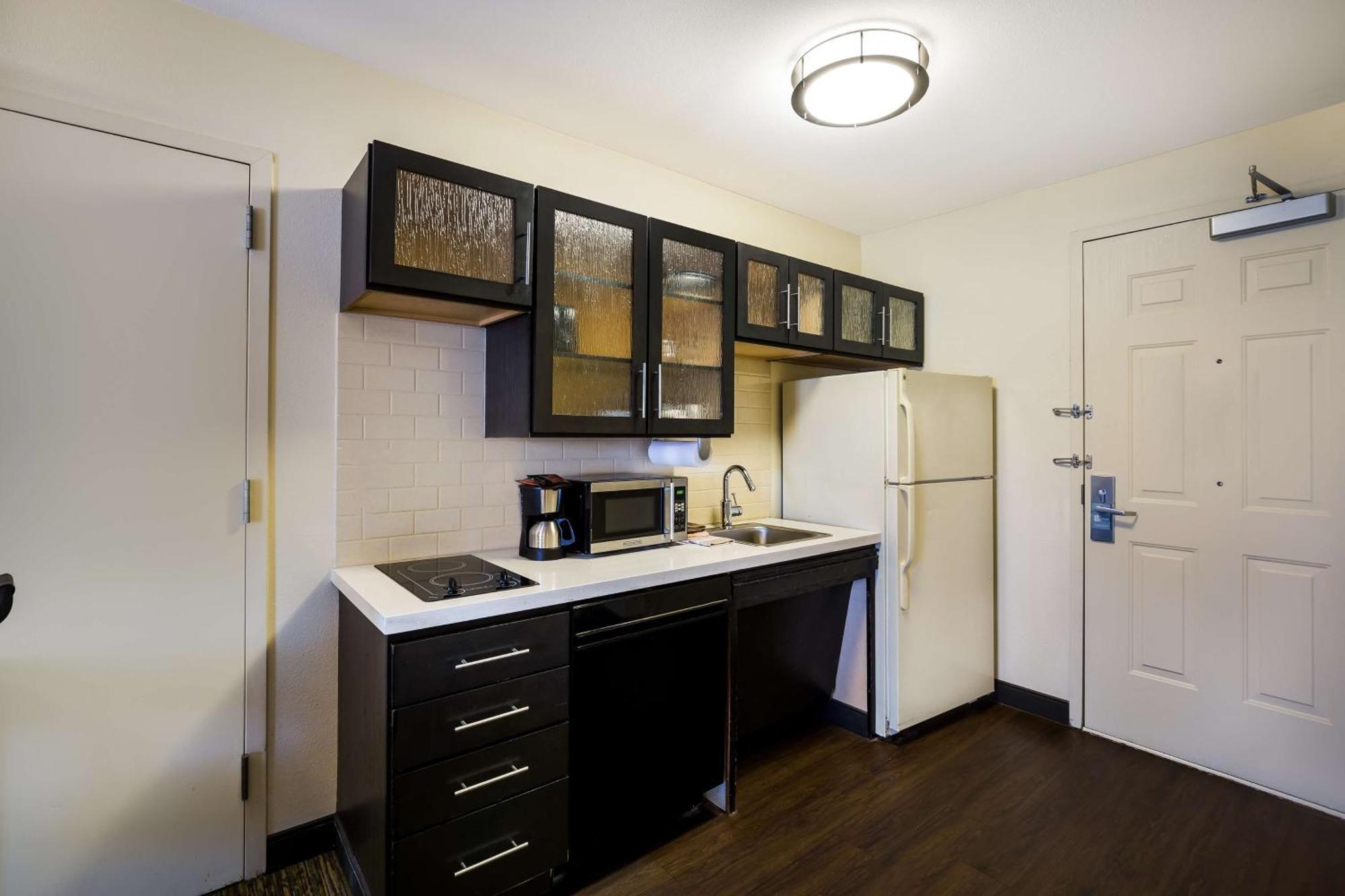 Sonesta Simply Suites St Louis Earth City Bagian luar foto