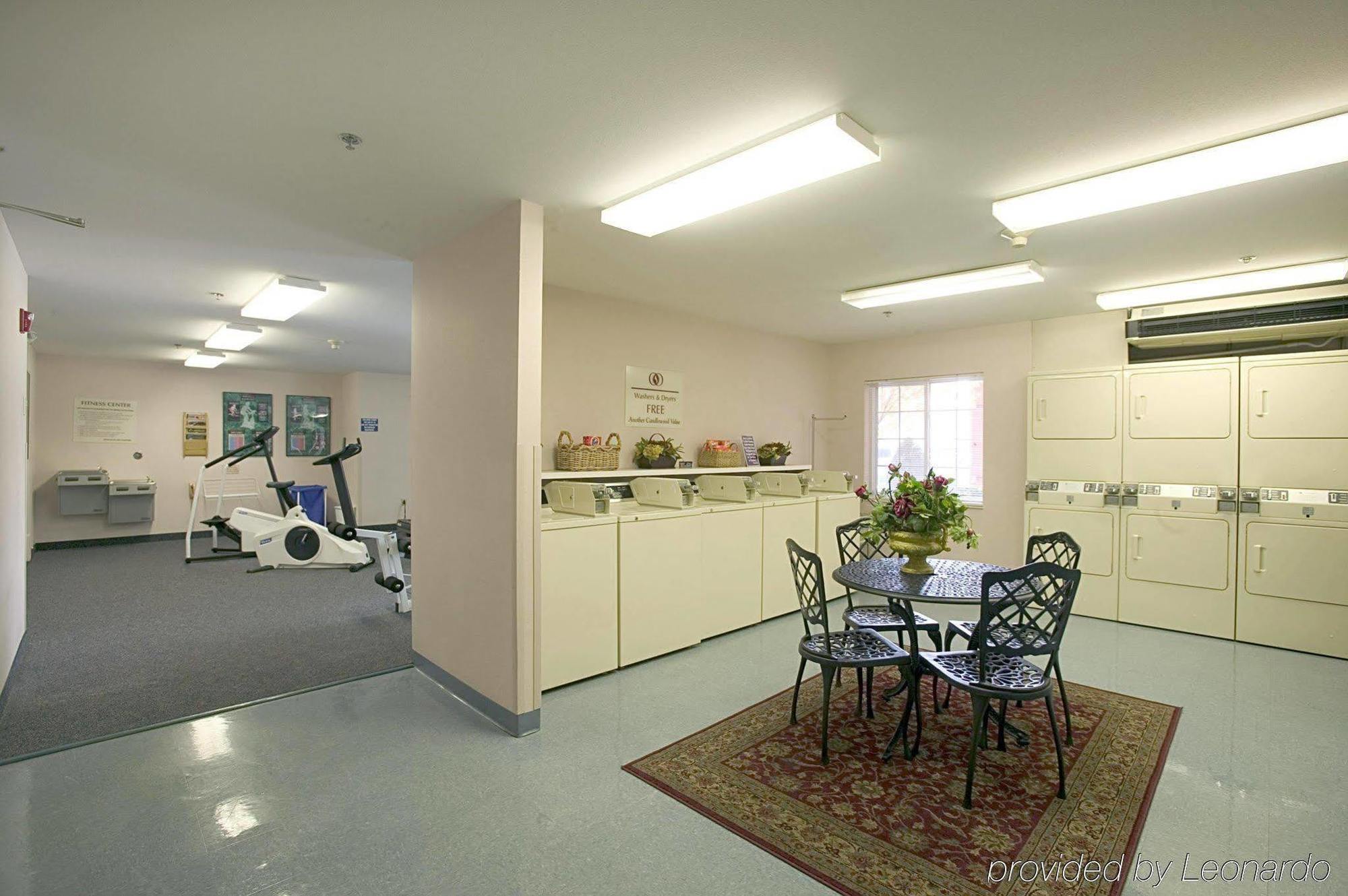 Sonesta Simply Suites St Louis Earth City Bagian luar foto