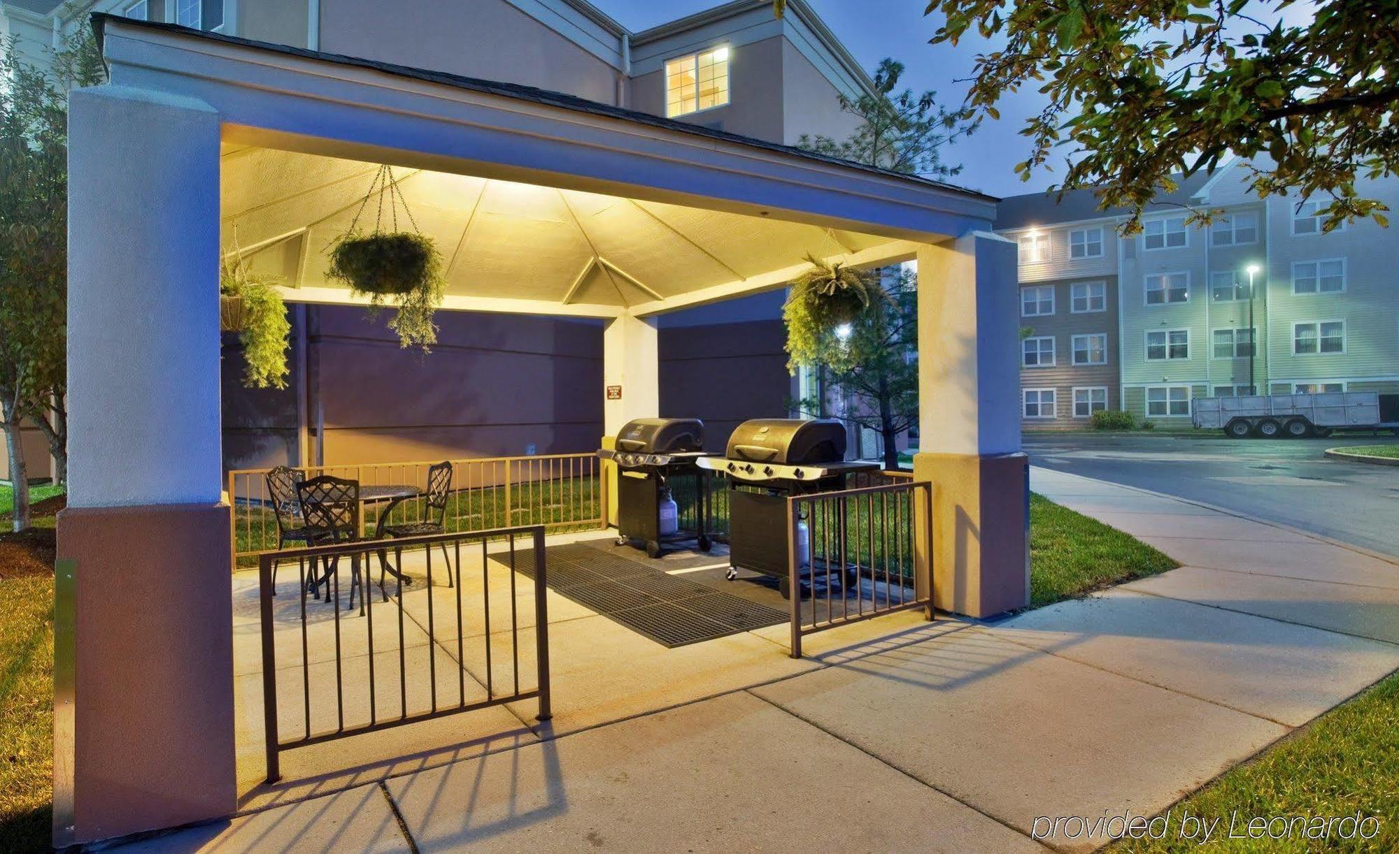 Sonesta Simply Suites St Louis Earth City Bagian luar foto