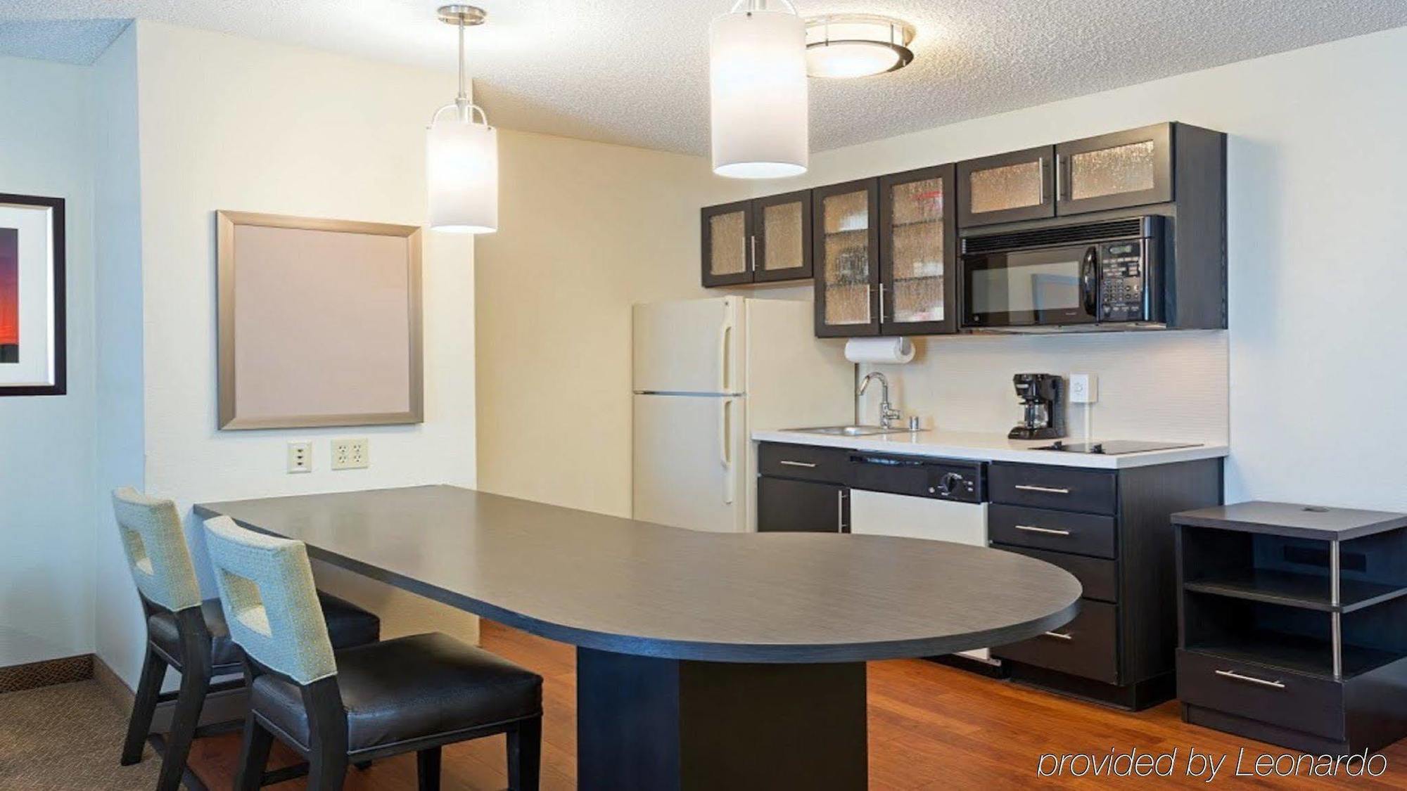 Sonesta Simply Suites St Louis Earth City Bagian luar foto