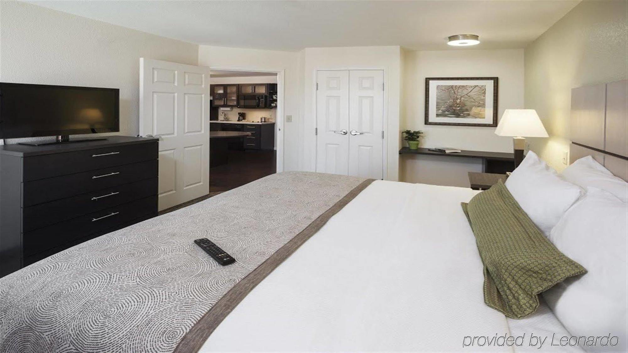 Sonesta Simply Suites St Louis Earth City Bagian luar foto